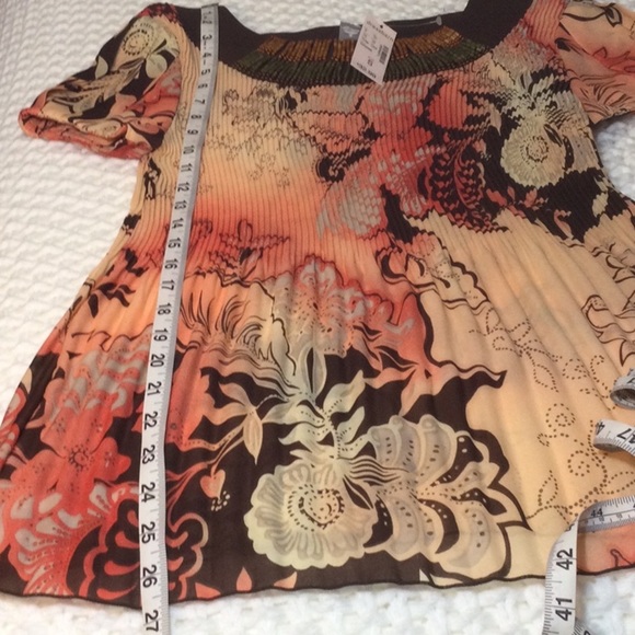 Dressbarn Beaded Pleated Top NWT Size S - Picture 7 of 8